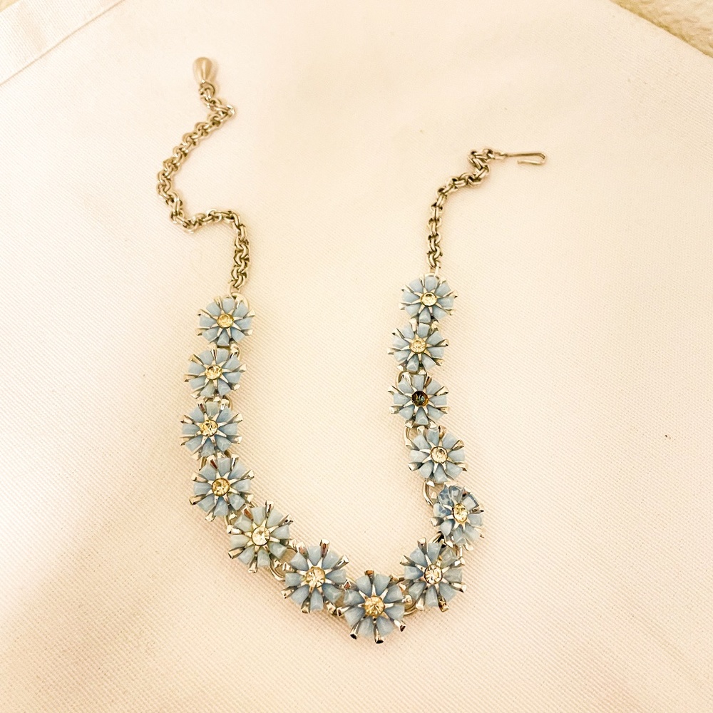 Blue daisy necklace (1 crystal missing)